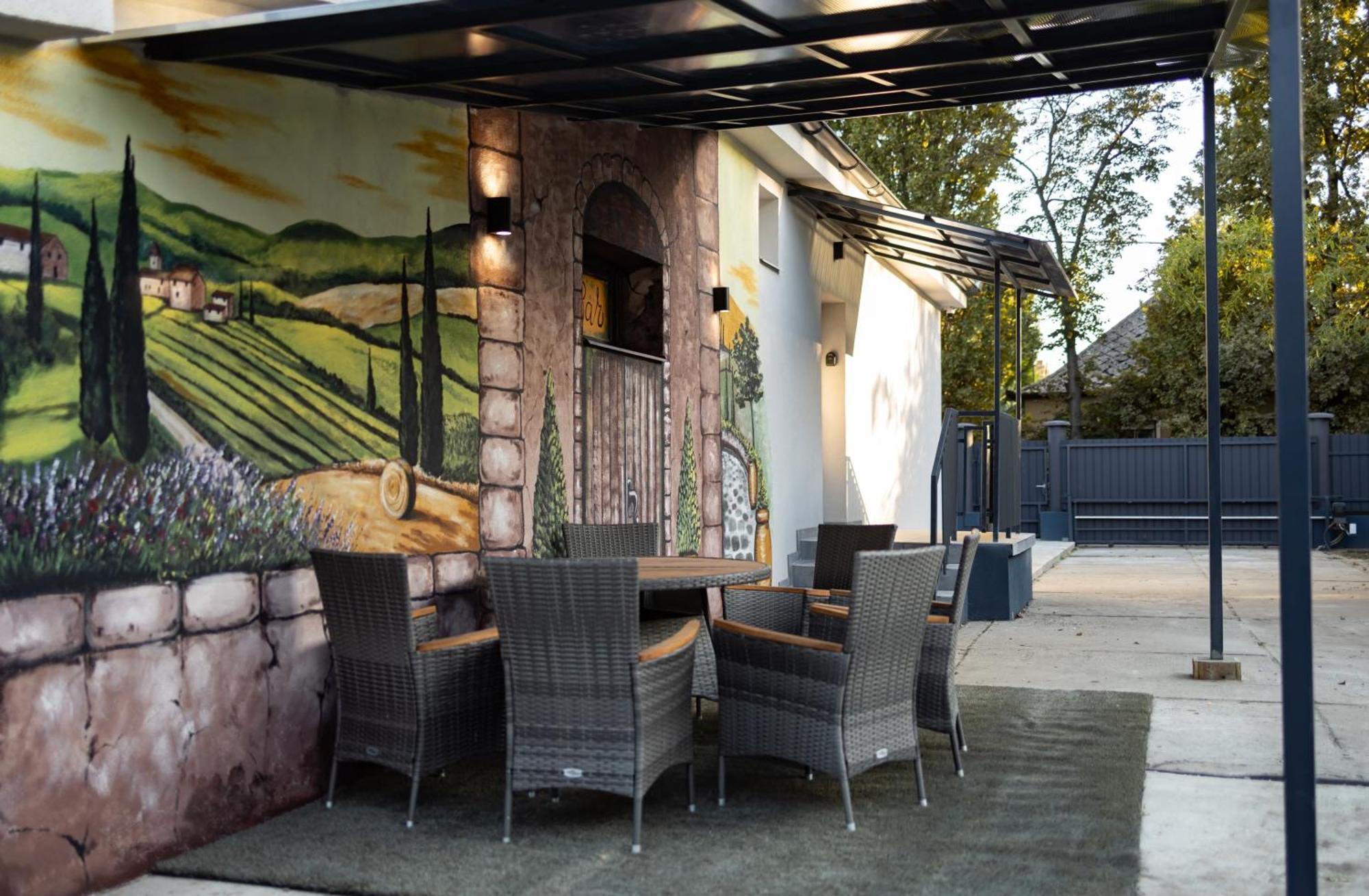 Fonix Apartman Debrecen Luaran gambar